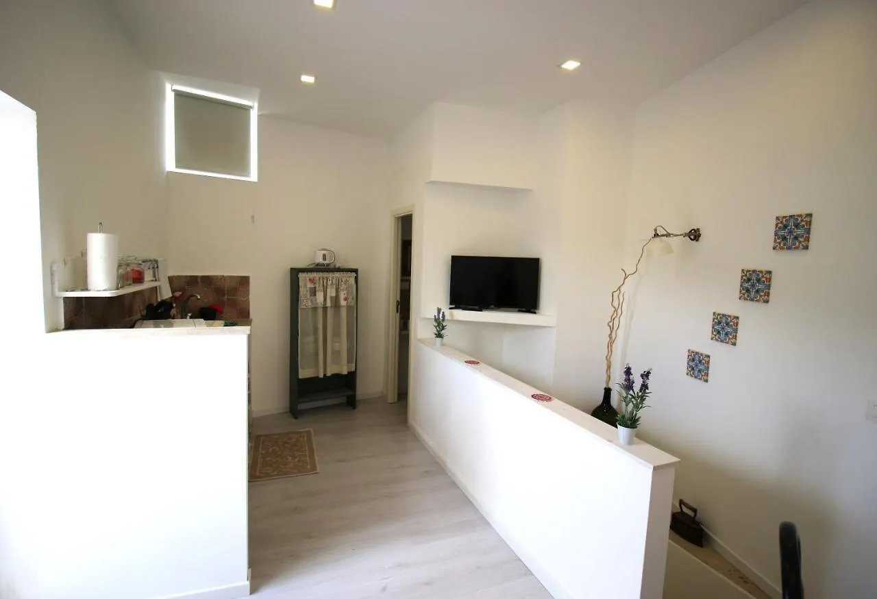 Modica Balcony Villa 0*,